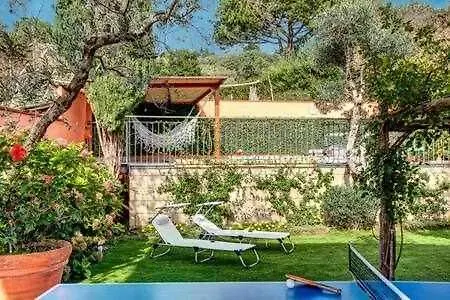 Gocce - De Flores Country Style With Pool Villa