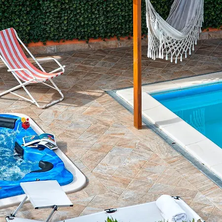 Gocce - De Flores Country Style With Pool