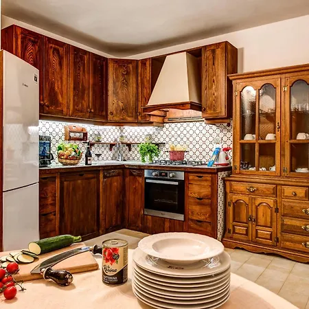 Gocce - De Flores Country Style With Pool Villa